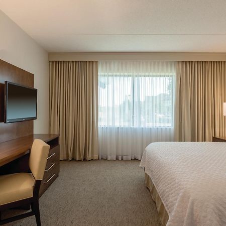 Embassy Suites By Hilton Milwaukee Brookfield Bagian luar foto